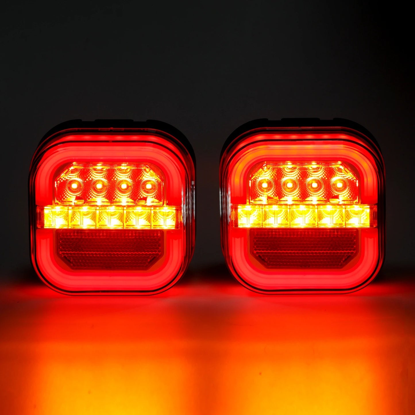 Image of KHAAS TowBeam™ Wireless Magnetic Trailer Lights, showing the close up of the lights
