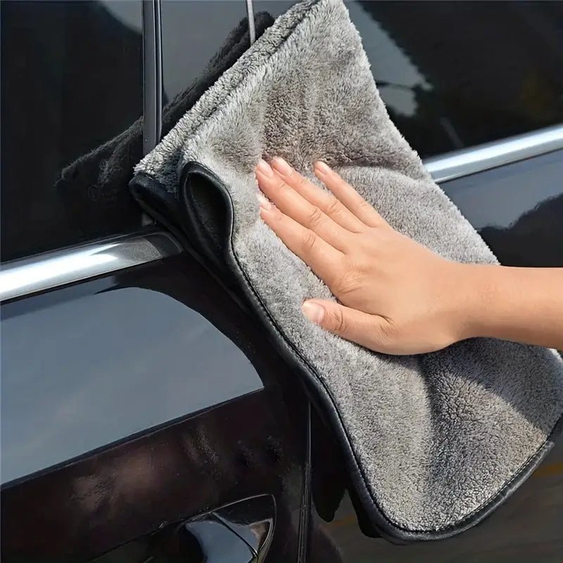 Microfiber Cloth for Car, in use 