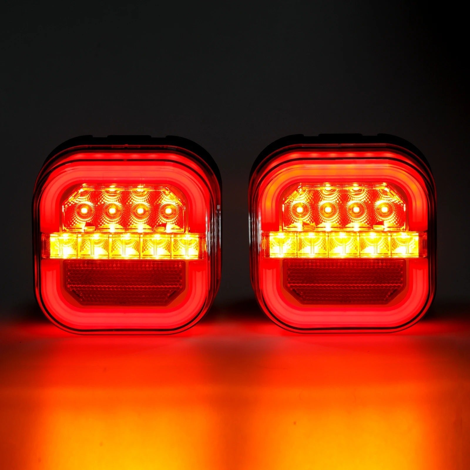 Image of KHAAS TowBeam™ Wireless Magnetic Trailer Lights, showing the close up of the lights 